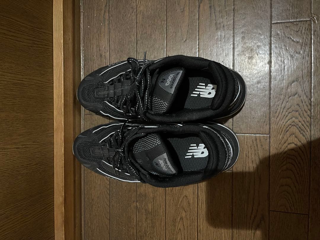 New Balance 1000 ブラックスニーカー