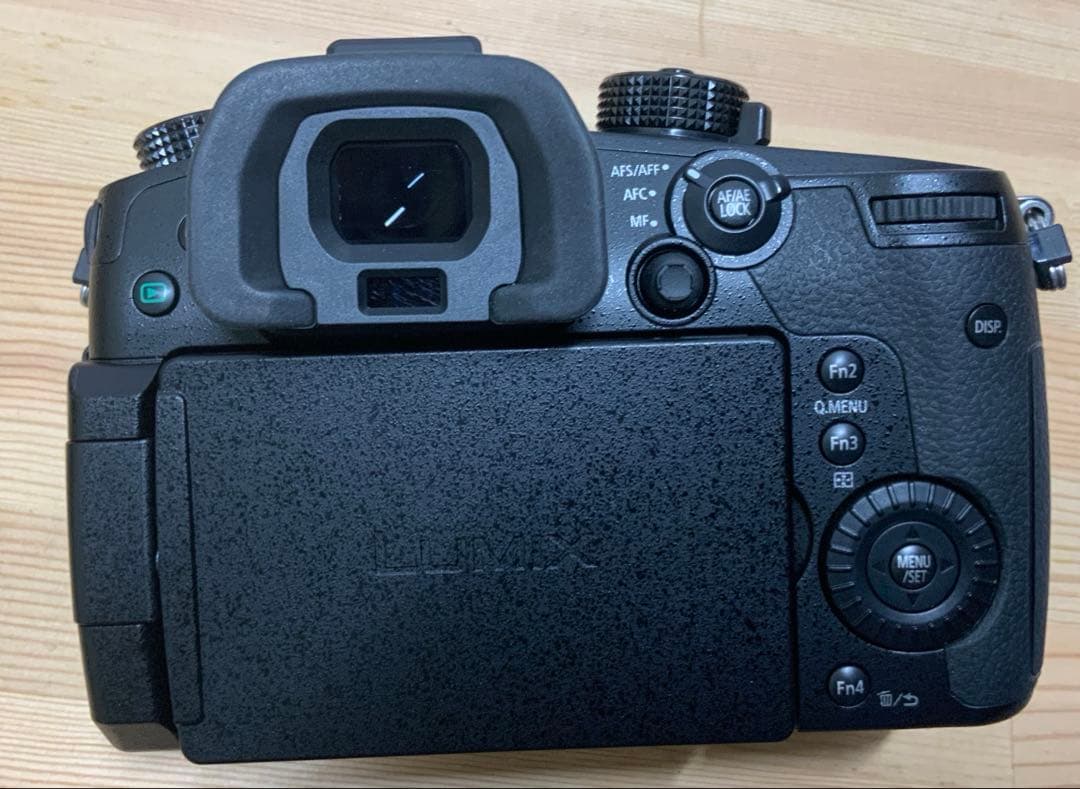 Panasonic GH-5 本体のみ　純正電池4個付き