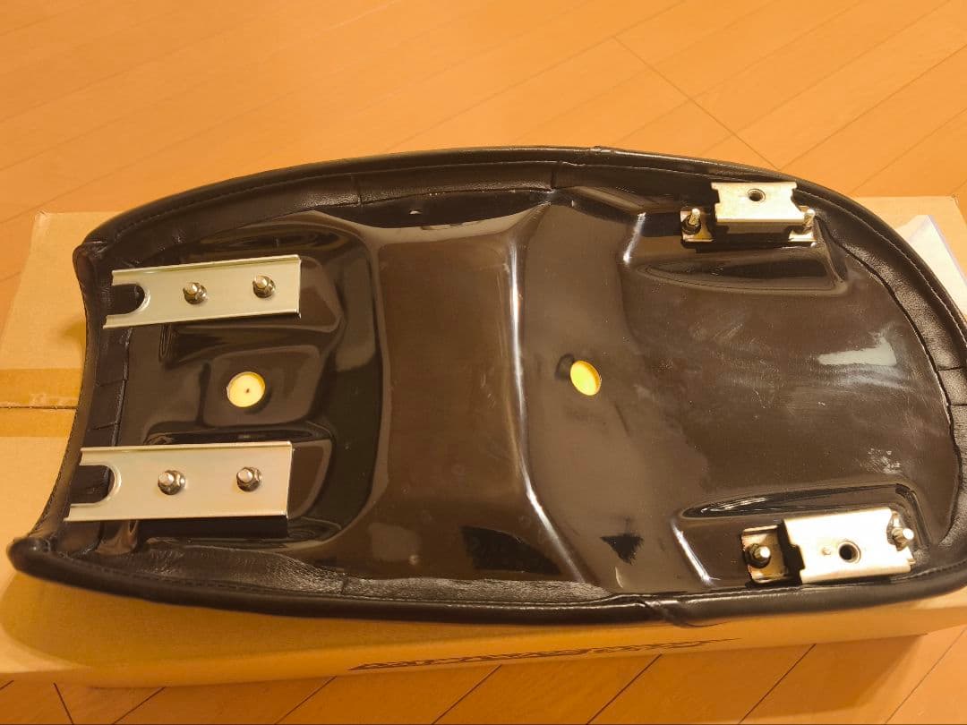 SR400 デイトナ　COZYシート　ショートロー