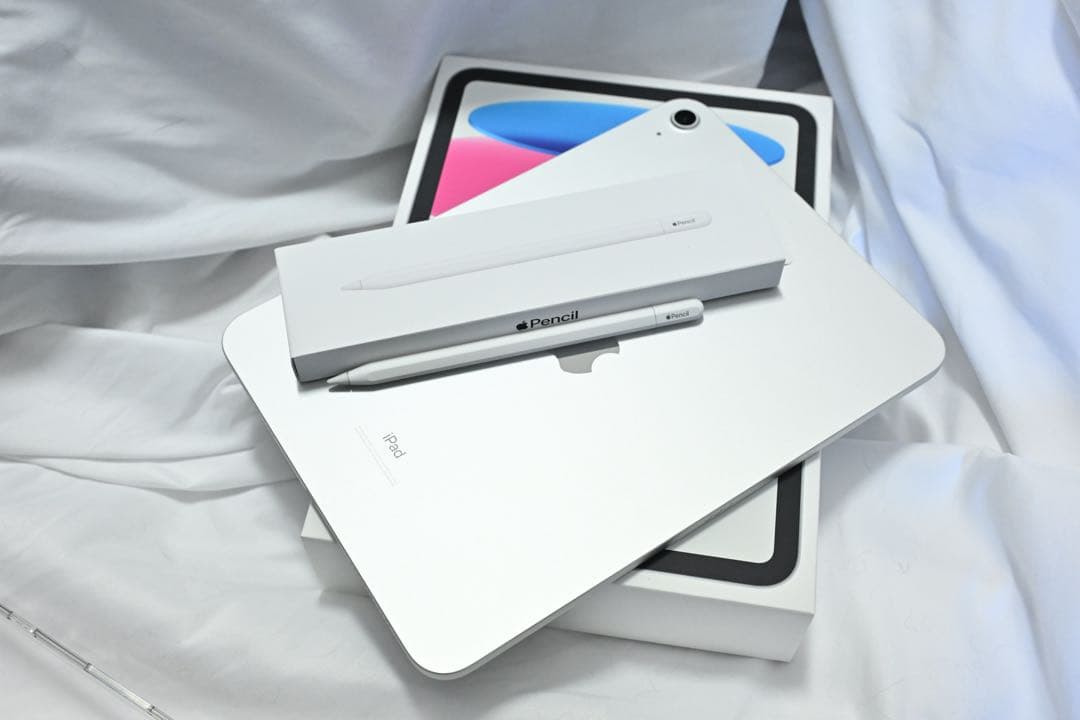 ほぼ未使用iPad（10世代）10.9インチApple Pencil付き 64G