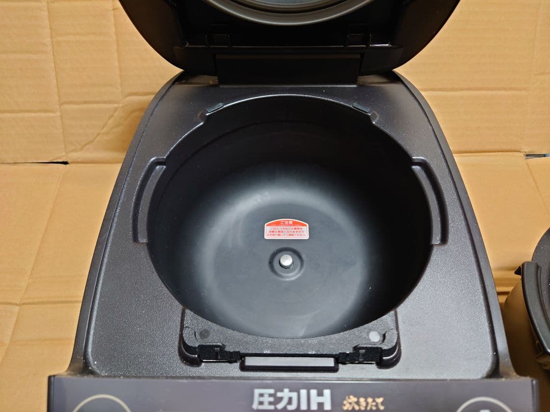 タイガー 圧力炊飯器 5.5合炊き JPV-B100 22年製