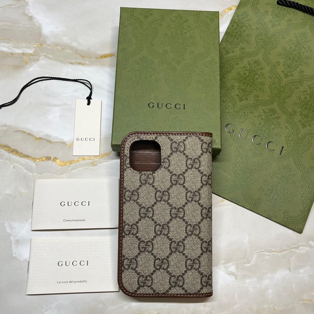 【新品未使用】GUCCI スマホケース iPhone15 手帳型　ラスト