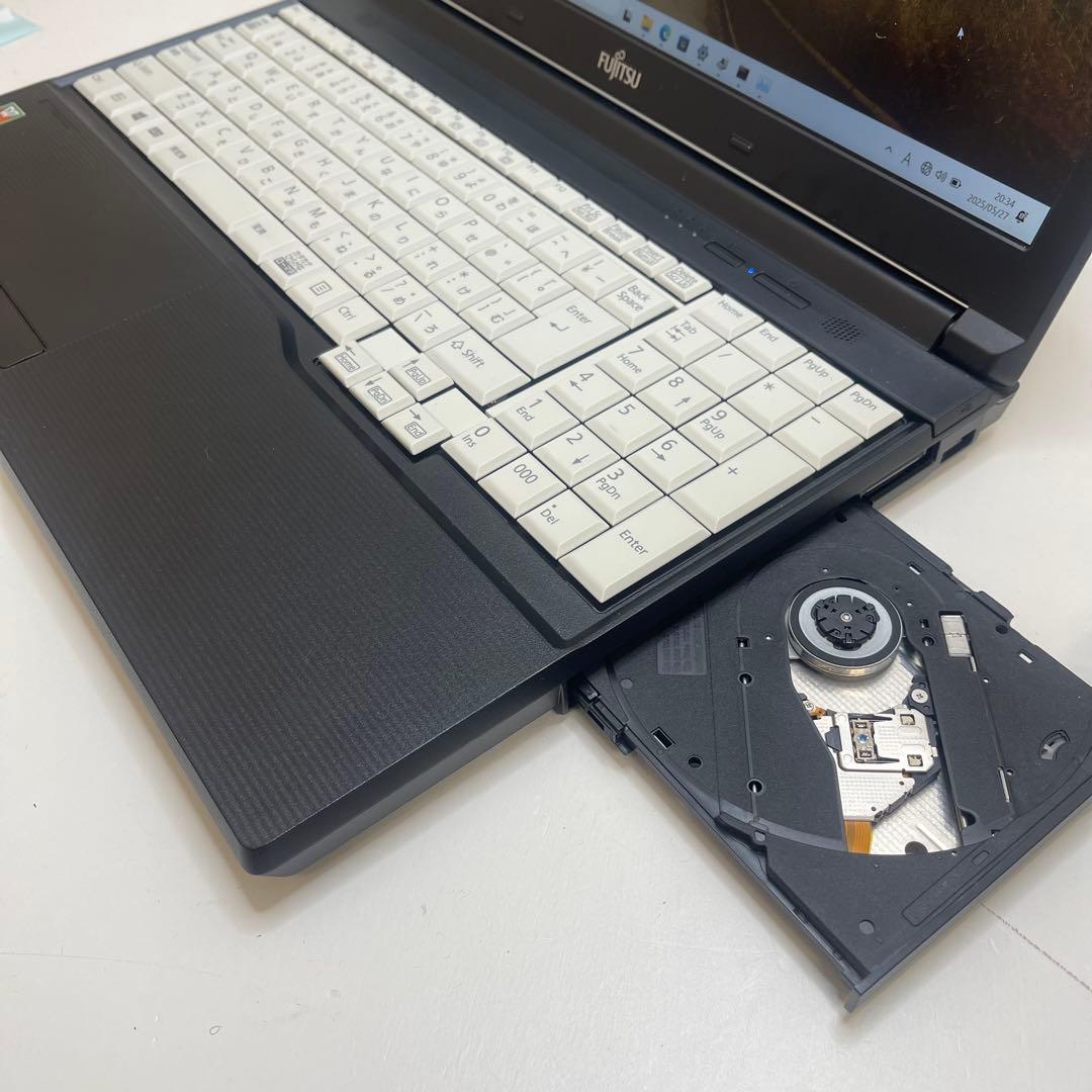 #926 富士通 A576/P i5-6200U 8GB SSD128GB