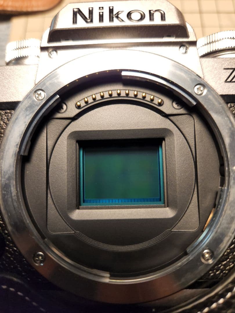 Nikon、zfc. 保湿庫保管、室内試し撮りのみ おまけつき