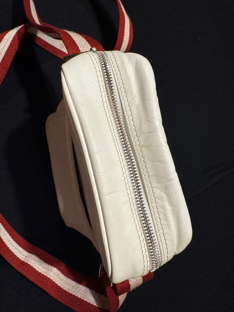BALLY ショルダーバッグ（白）