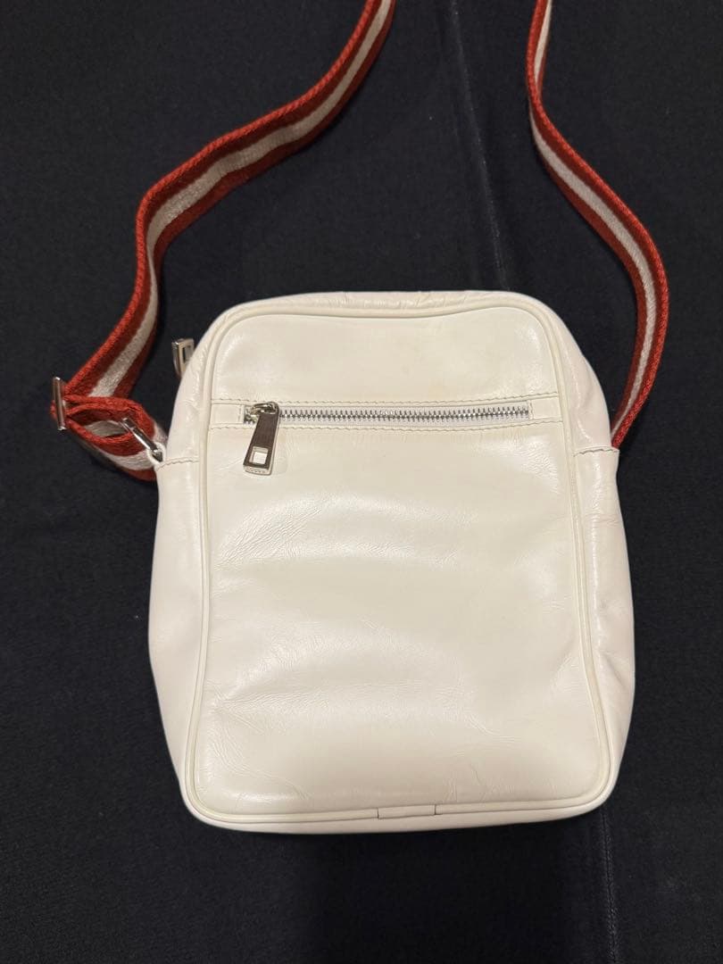 BALLY ショルダーバッグ（白）