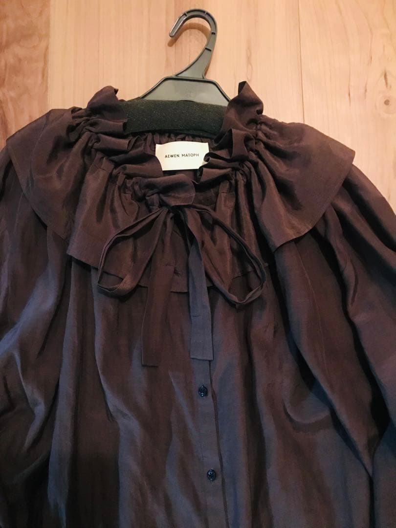 イウエンマトフ　フリルギャザーブラウス　ブラウン　ユナイテッドアローズ