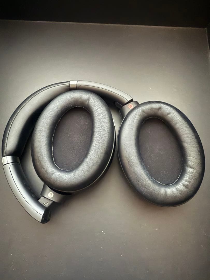 美品　SONY ワイヤレスヘッドホン ブラック　WH-1000XM3