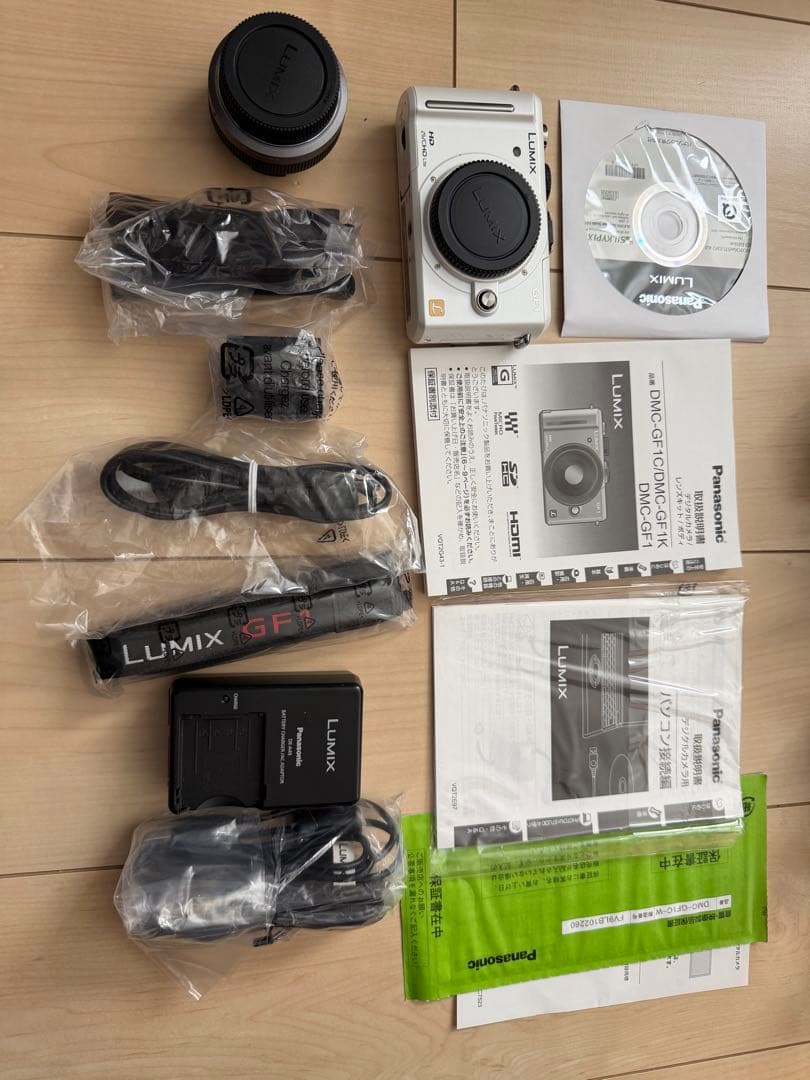 Panasonic GF1 ミラーレスカメラ 14-140mmレンズ