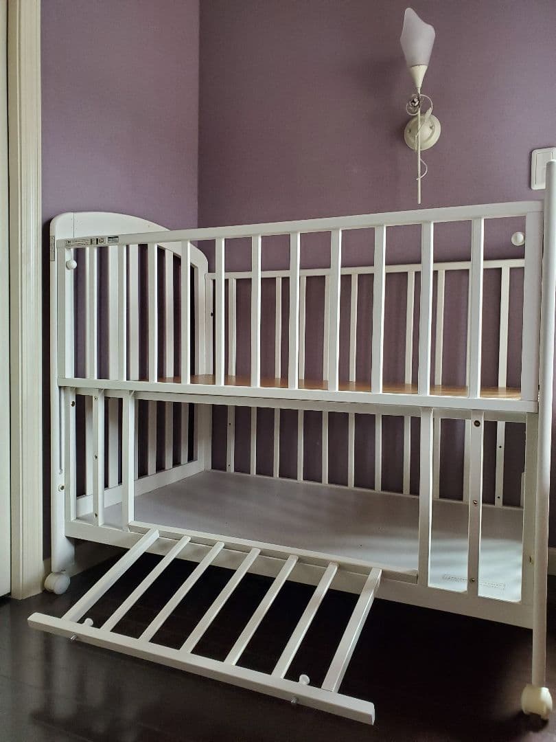 【お値下げ】【神奈川県川崎市直接お取引】KATOJIベビーベッド、西川ベビー布団