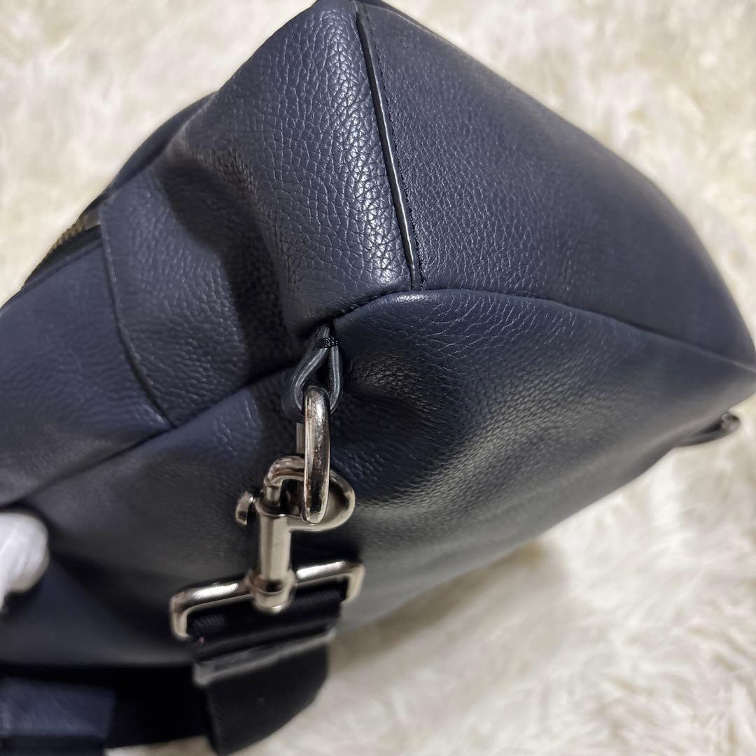 【コーチ】ボディバッグ ショルダーバッグレザー 本革 シボ革 ネイビー ブラック