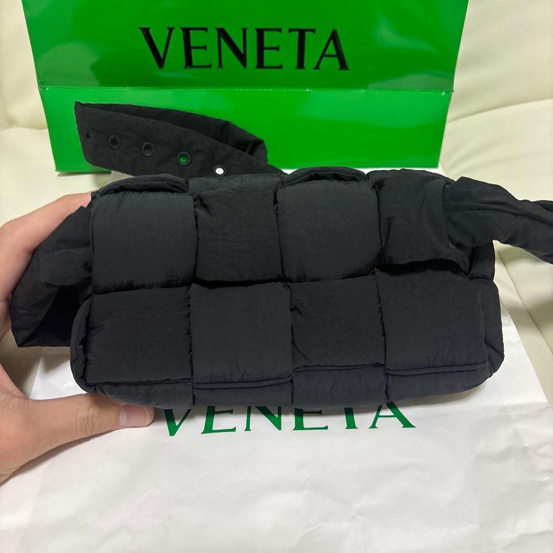BOTTEGA VENETA （ボッテガ）カセットナイロンショルダーバッグ