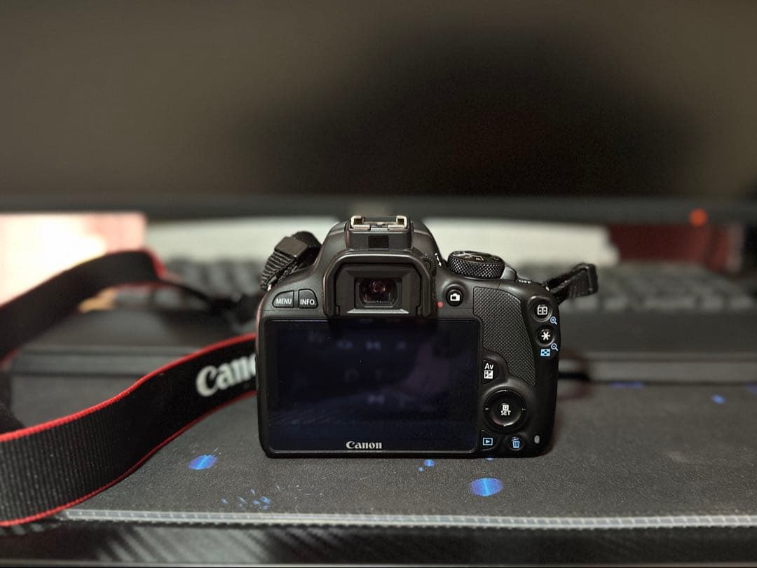 【Canon】EOS Kiss X7 ダブルズームキット ＋ 付属品多数