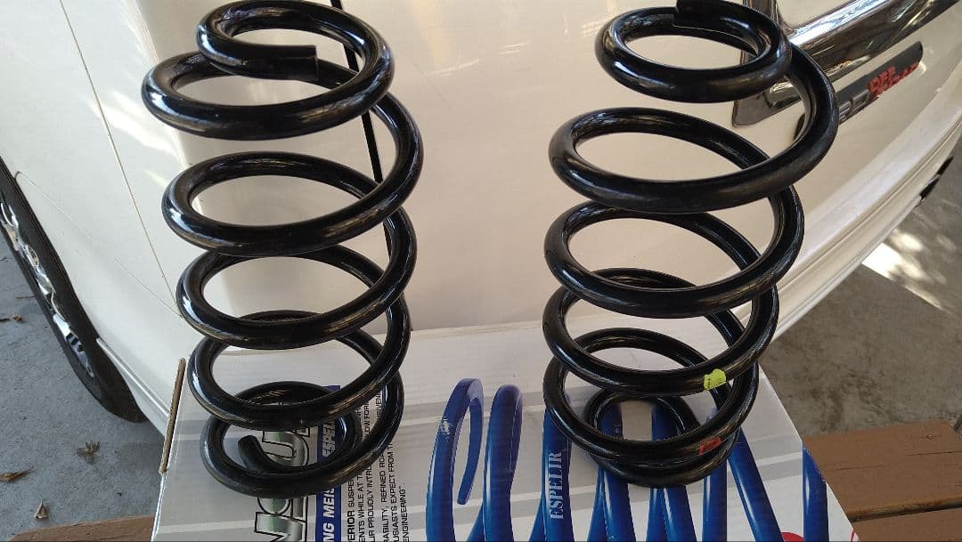 トヨタ純正サスペンション80系ノア　ヴォクシー 4本セット（ノーマルスプリング）