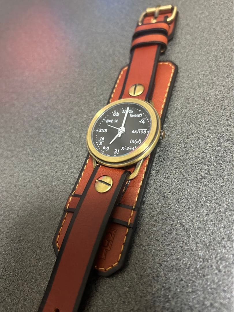 仮面ライダービルド　ハロルズギアDG腕時計