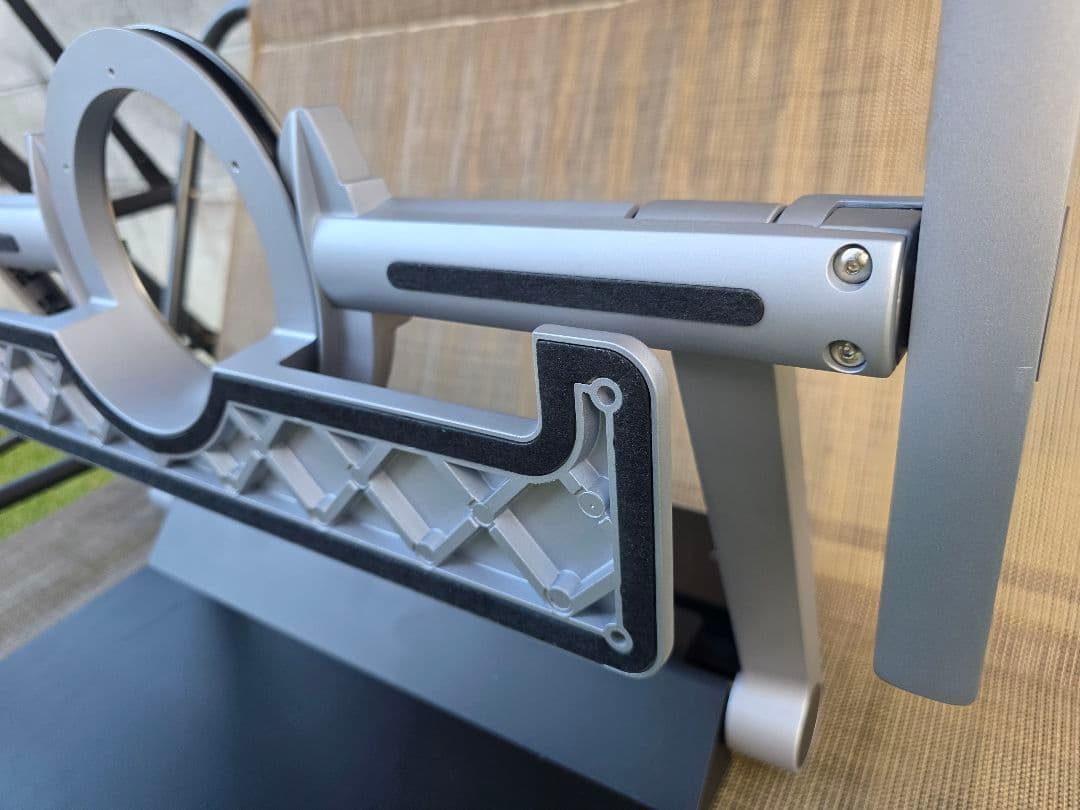 Wacom Cintiq Pro 24用 Wacom Ergo Stand