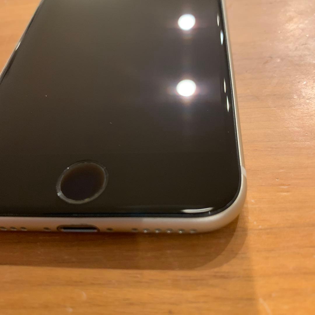 iPhone se 第3世代　スターライト　64ギガ