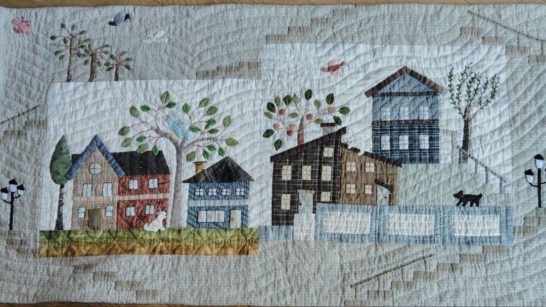 ハウスのパッチワークタペストリー【73】ミステリーキルト①③