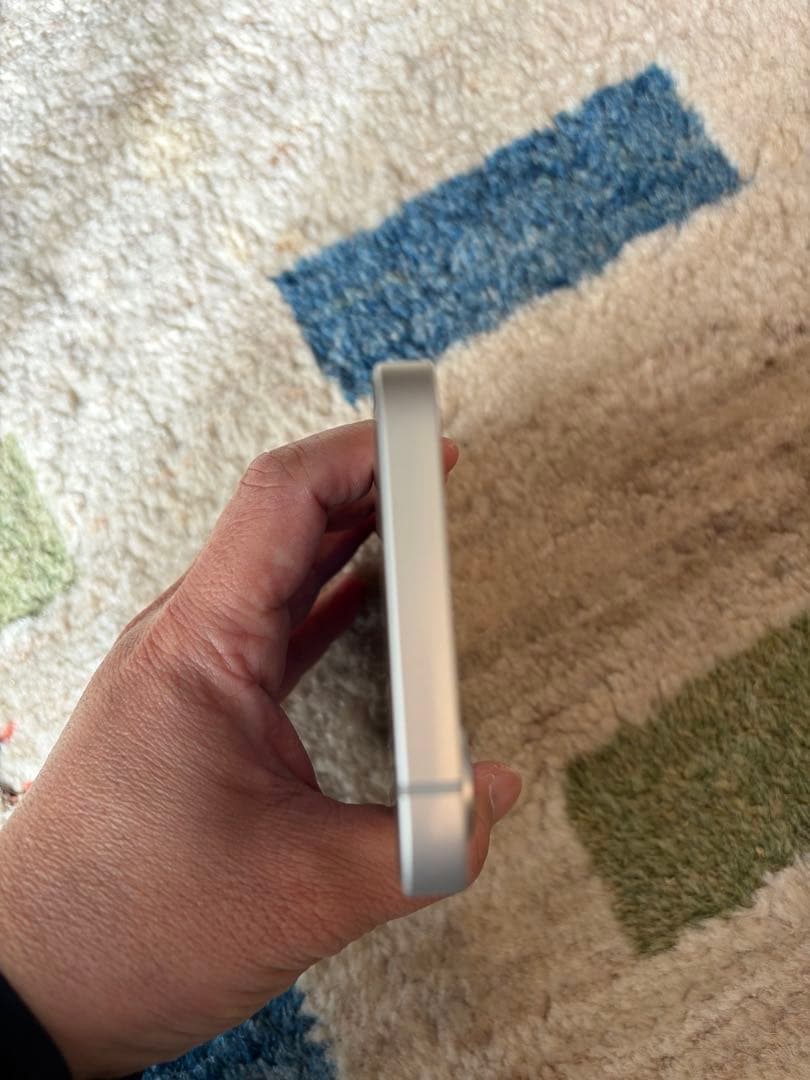 iPhone 16e 128GB ホワイト バッテリー100% ROOT CO