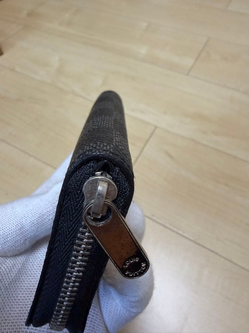 LOUIS VUITTONダミエグラフィット ケース ジッパー