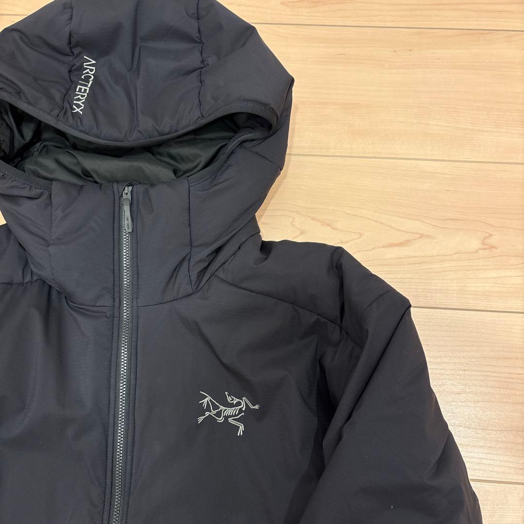 【ヨッシー】ARC'TERYX アトムSVフーディーblack