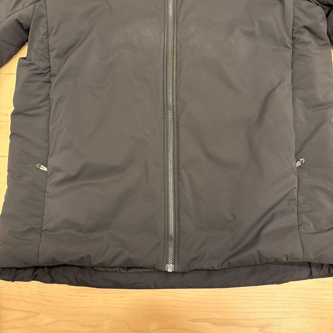 【ヨッシー】ARC'TERYX アトムSVフーディーblack