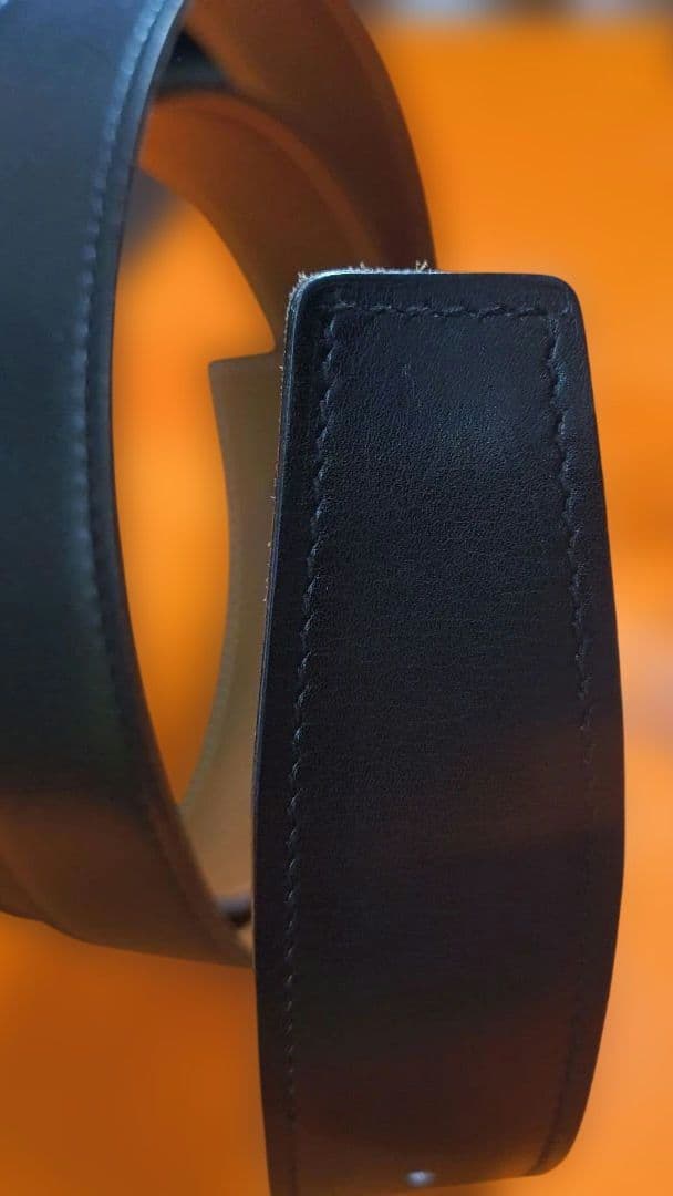 だ*い様 エルメス リバーシブル レザー ベルト 105 黒 茶 ▢P刻 バック