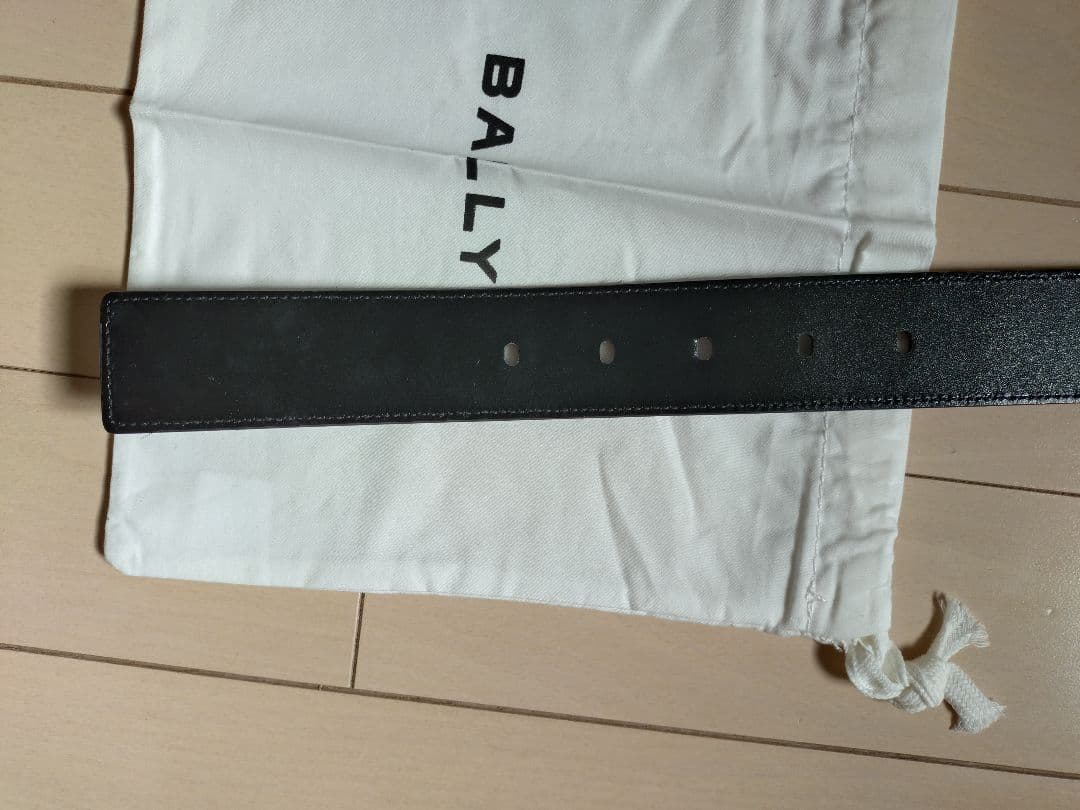 BALLY リバーシブルベルト　ブラック/ネイビー