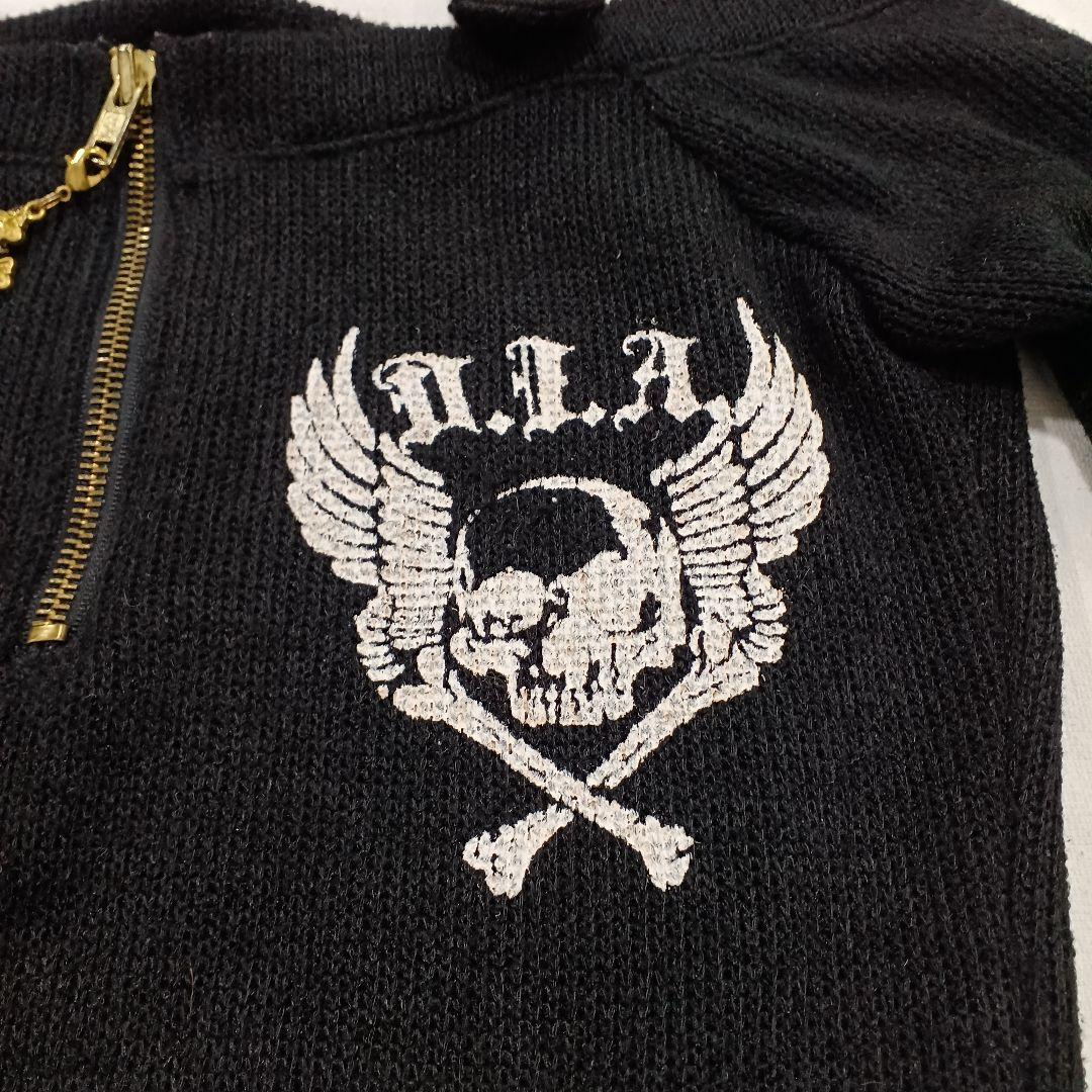 d.i.a. ダイヤ クロス チャーム 金ボタン スカル プリント ロングニット