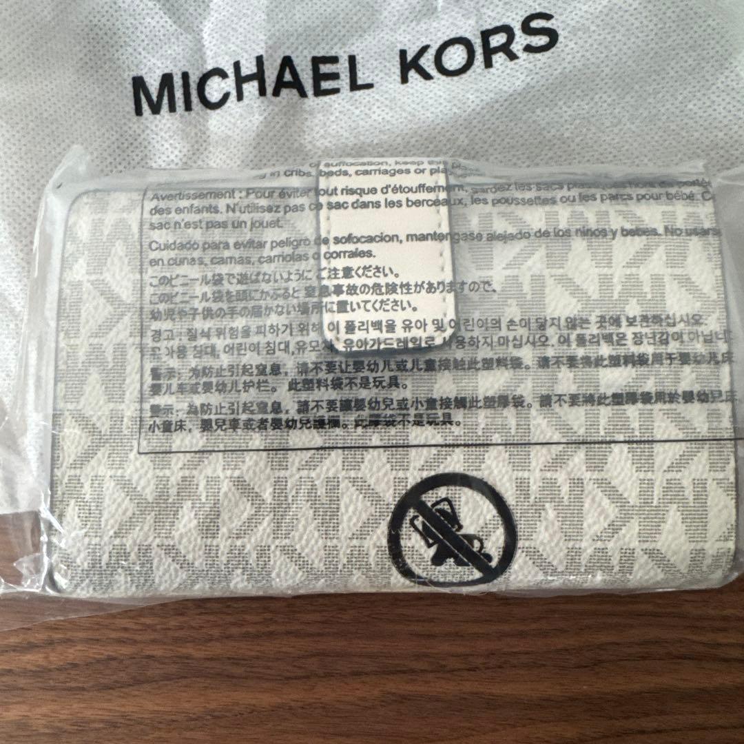 りちゃん　MICHAEL KORS 二つ折り財布