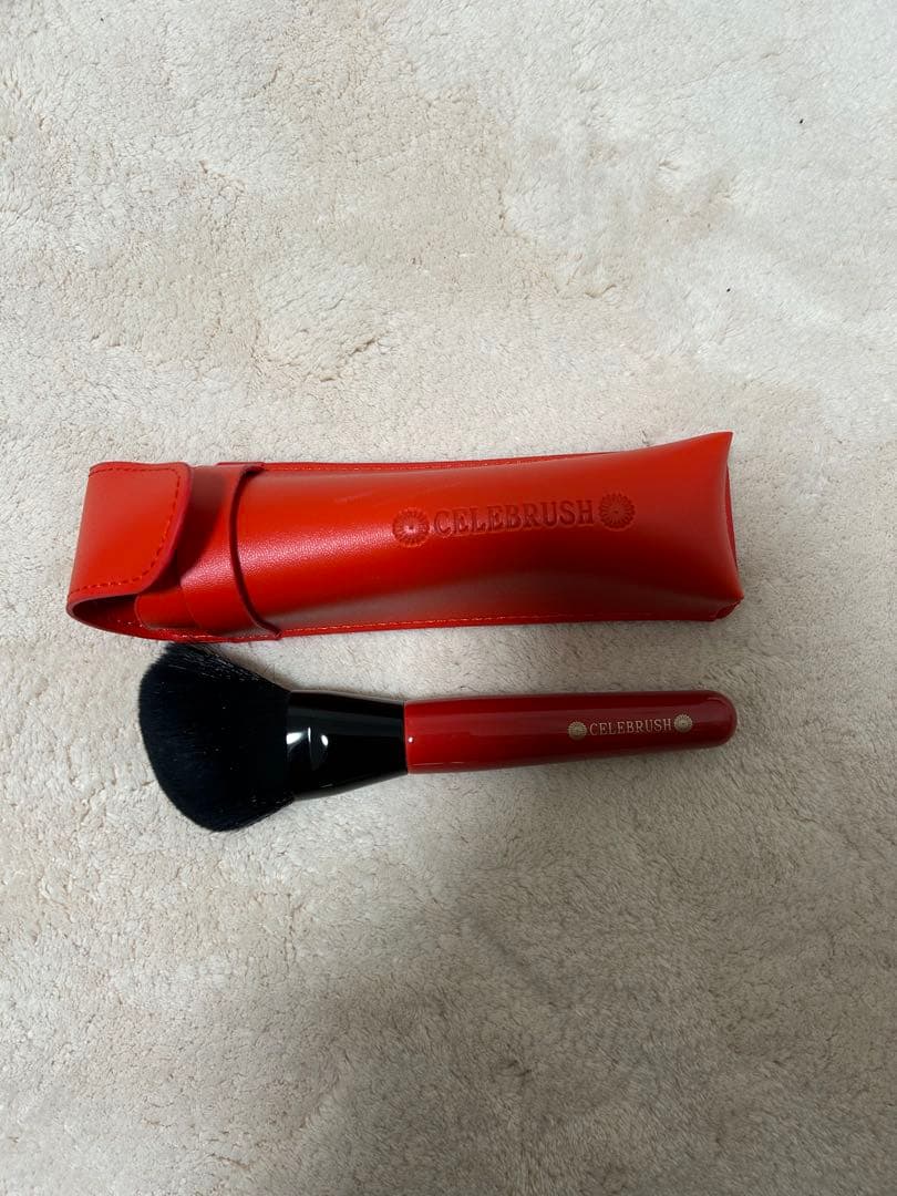 セレブラシフェイスブラシ ケース付き