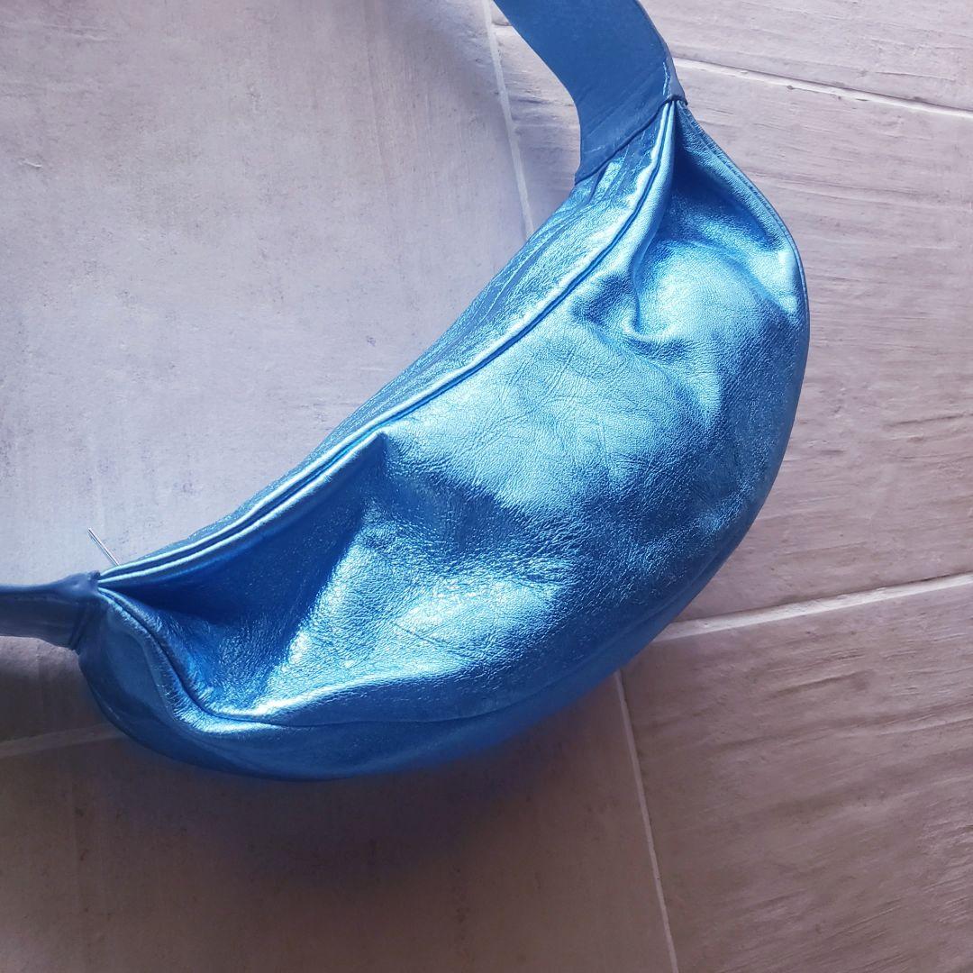 ★美品★　COS　コス　LEATHER　CROSSBODY BAG　ボディバッグ