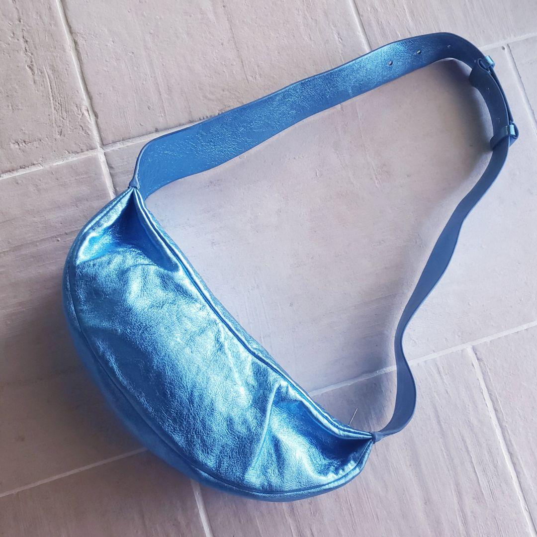 ★美品★　COS　コス　LEATHER　CROSSBODY BAG　ボディバッグ