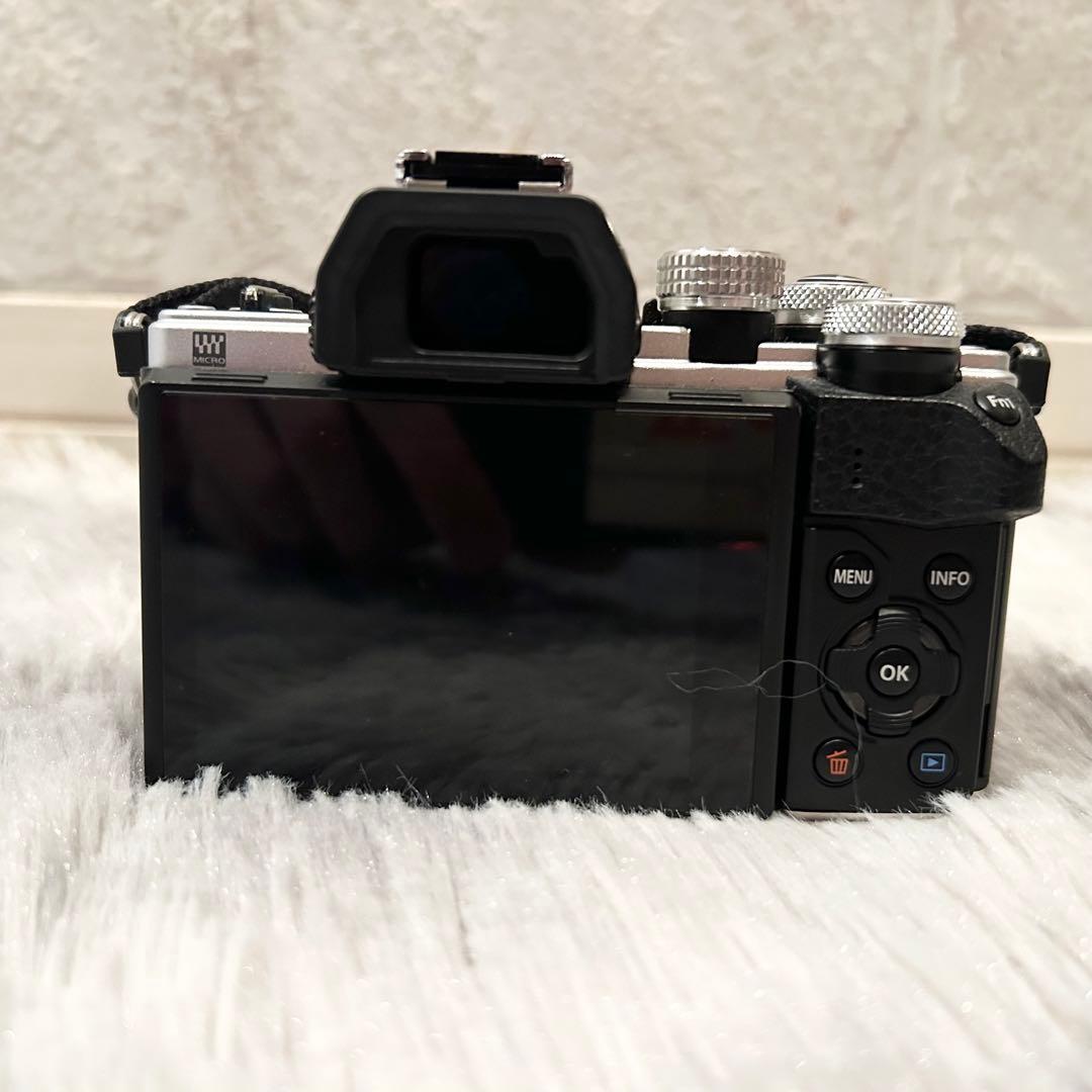 【美品完動品】 OLYMPUS OM-D E-M10 Mark II
