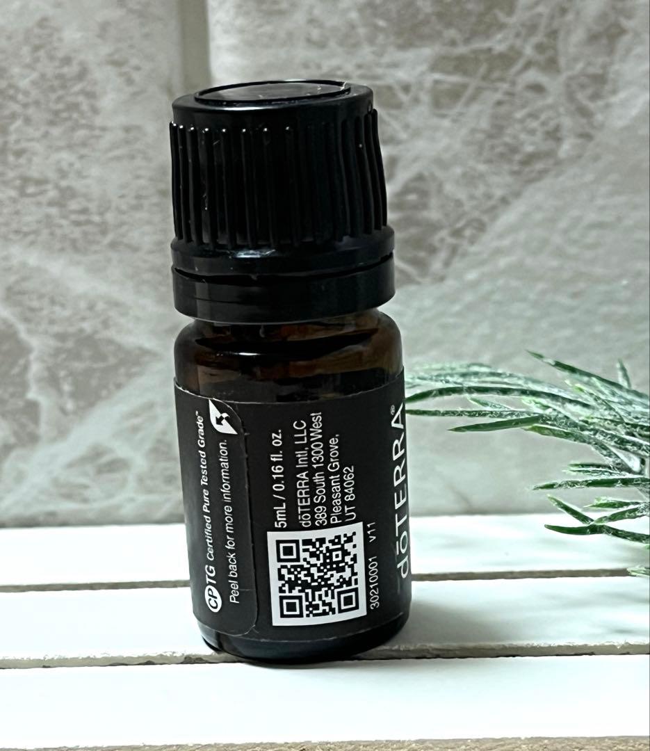【新品未使用・正規品】doTERRA サンダルウッド 5ml 期限2029.10