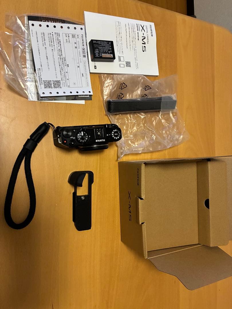 （Tony ）FUJIFILM X-M5 ミラーレスカメラ（グリップ付）