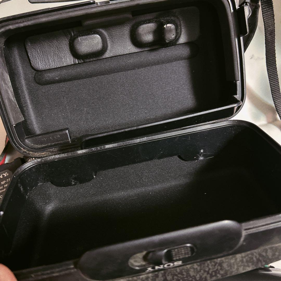 SONY ハンディカム　CCD TR55 ビデオカメラ　NP-77