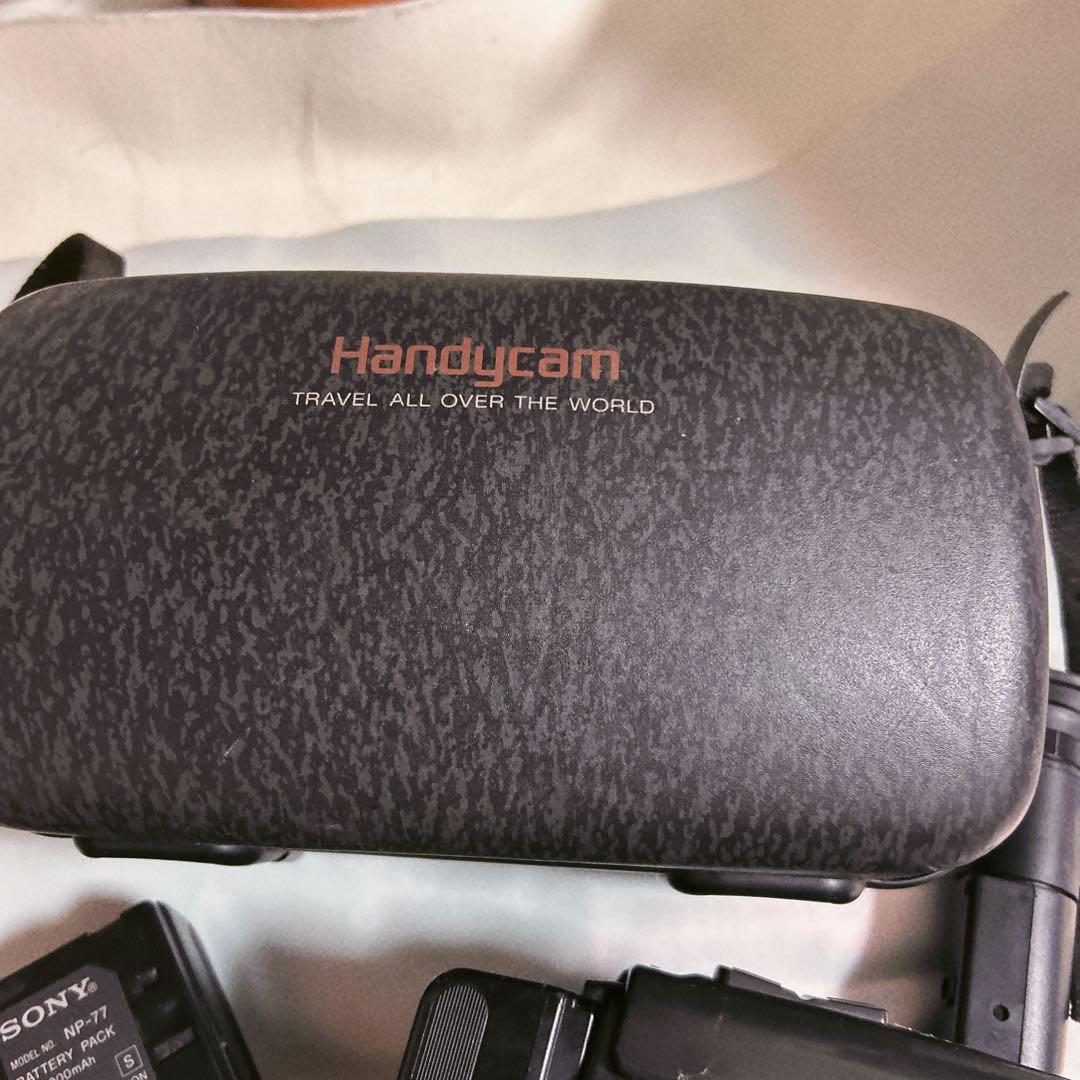 SONY ハンディカム　CCD TR55 ビデオカメラ　NP-77