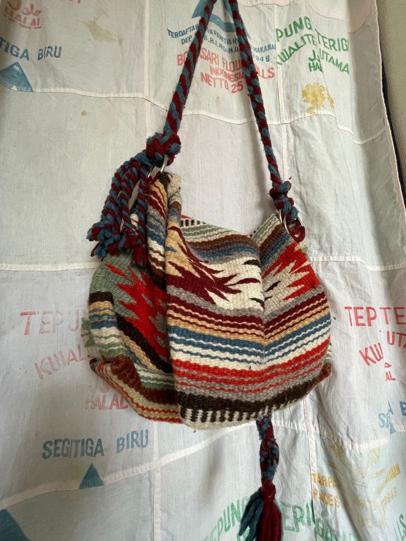 BEAMS CHAMULA / ウール製ボディBAG