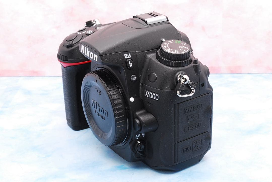 Nikon D7000★一眼レフカメラ★超望遠レンズ★三脚＆バッグ付★