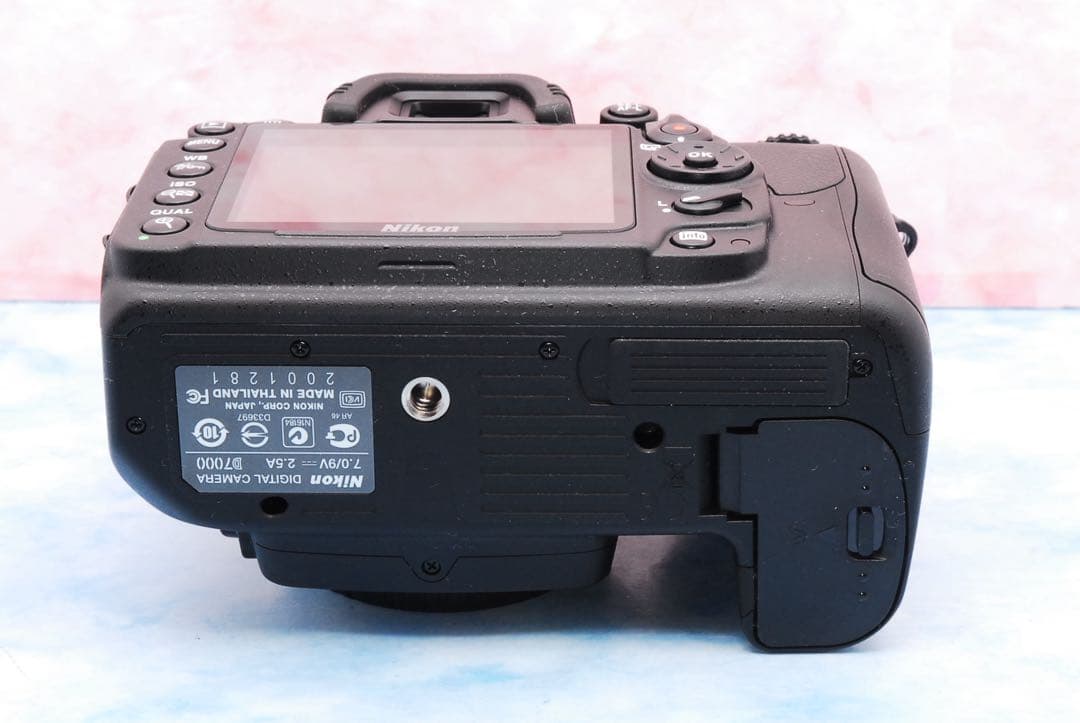 Nikon D7000★一眼レフカメラ★超望遠レンズ★三脚＆バッグ付★