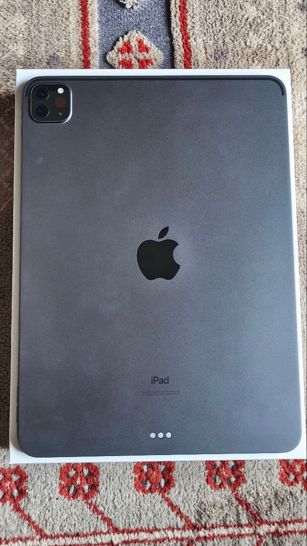 iPad Pro 128GB 11インチ(第二世代) カバー付