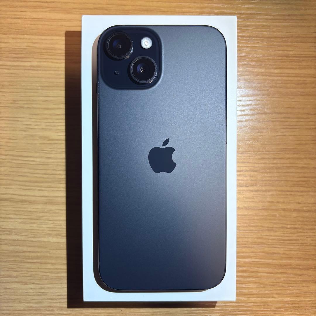 Apple iPhone 15 128GB SIMフリー版 スペースグレー 美品
