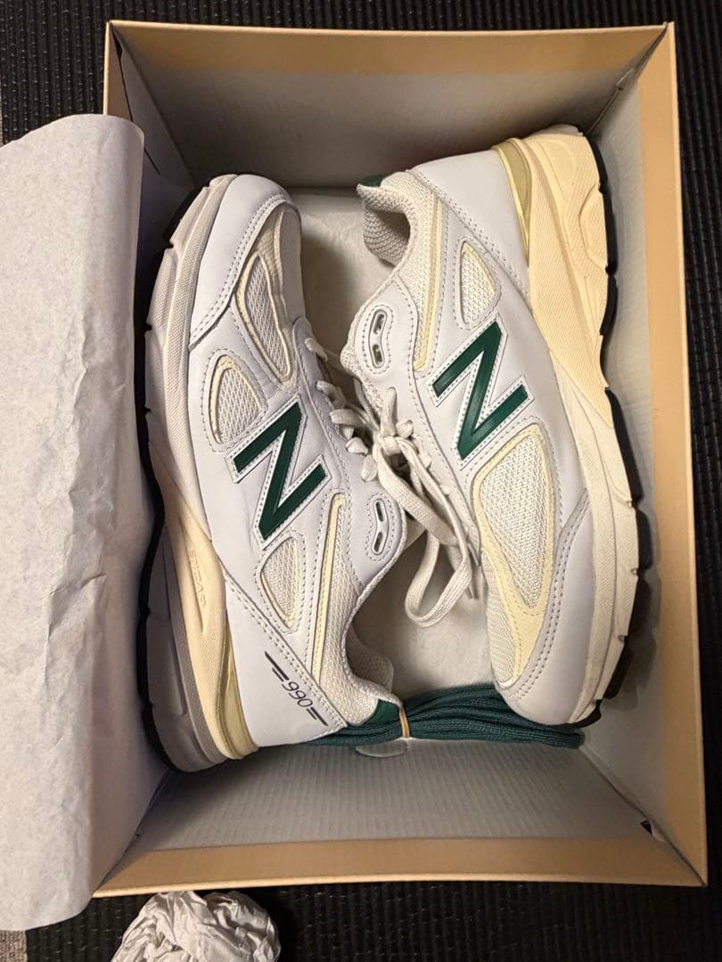 New Balance 990 V4 ホワイト　スニーカー　27.5㎝