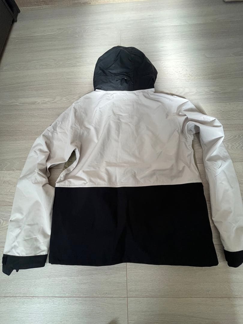 686（シックスエイトシックス）のスノーボードウェアセットアップ　新品未使用　L