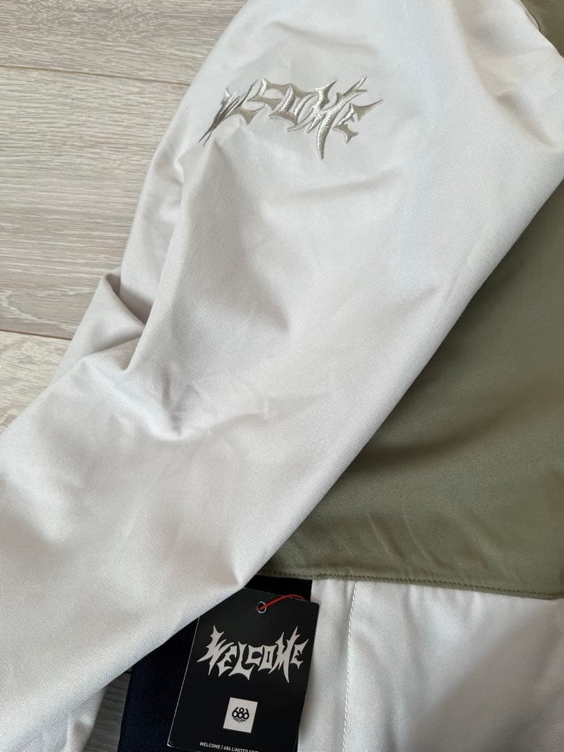 686（シックスエイトシックス）のスノーボードウェアセットアップ　新品未使用　L