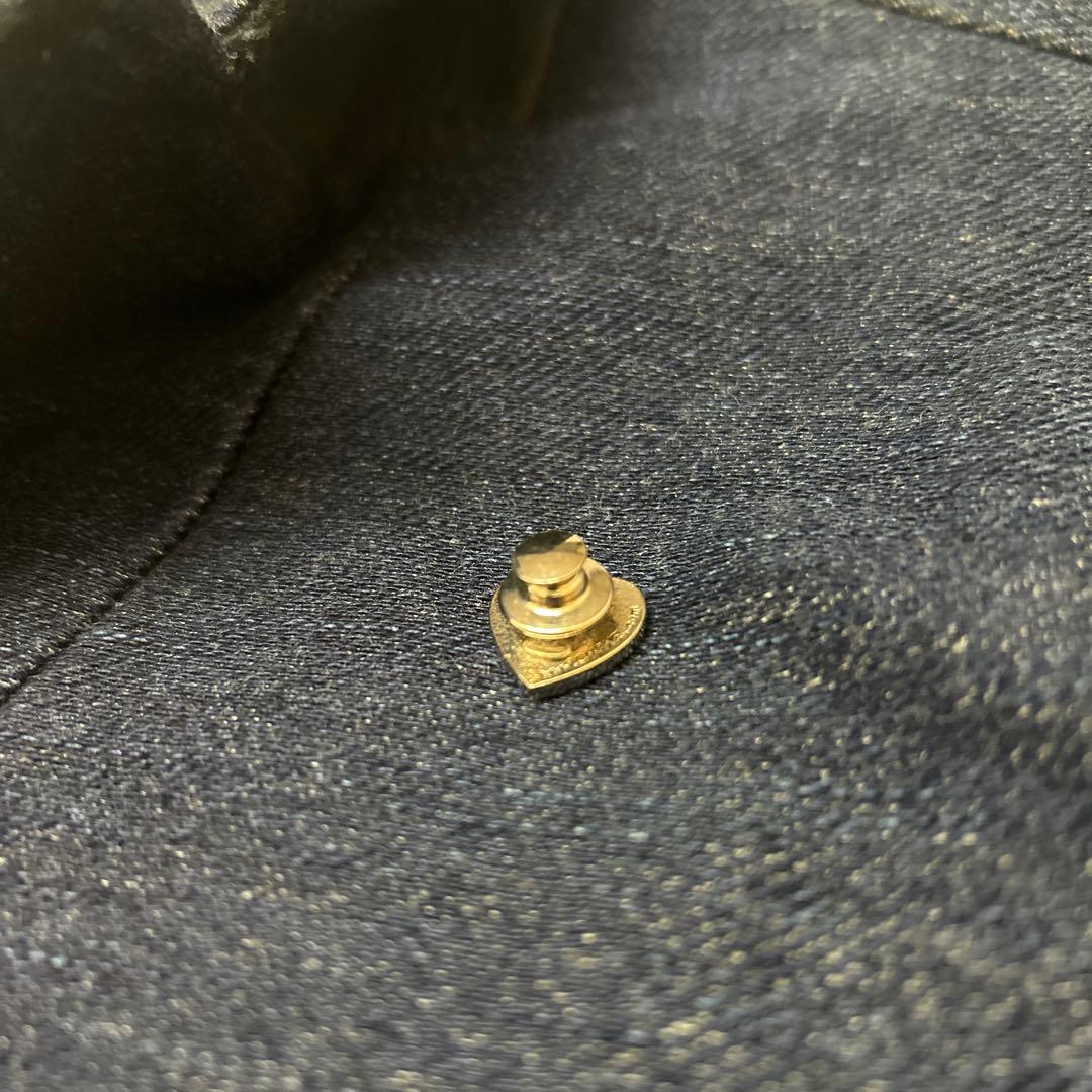 CHANEL アメリカ国旗 ハート型ピンバッジ