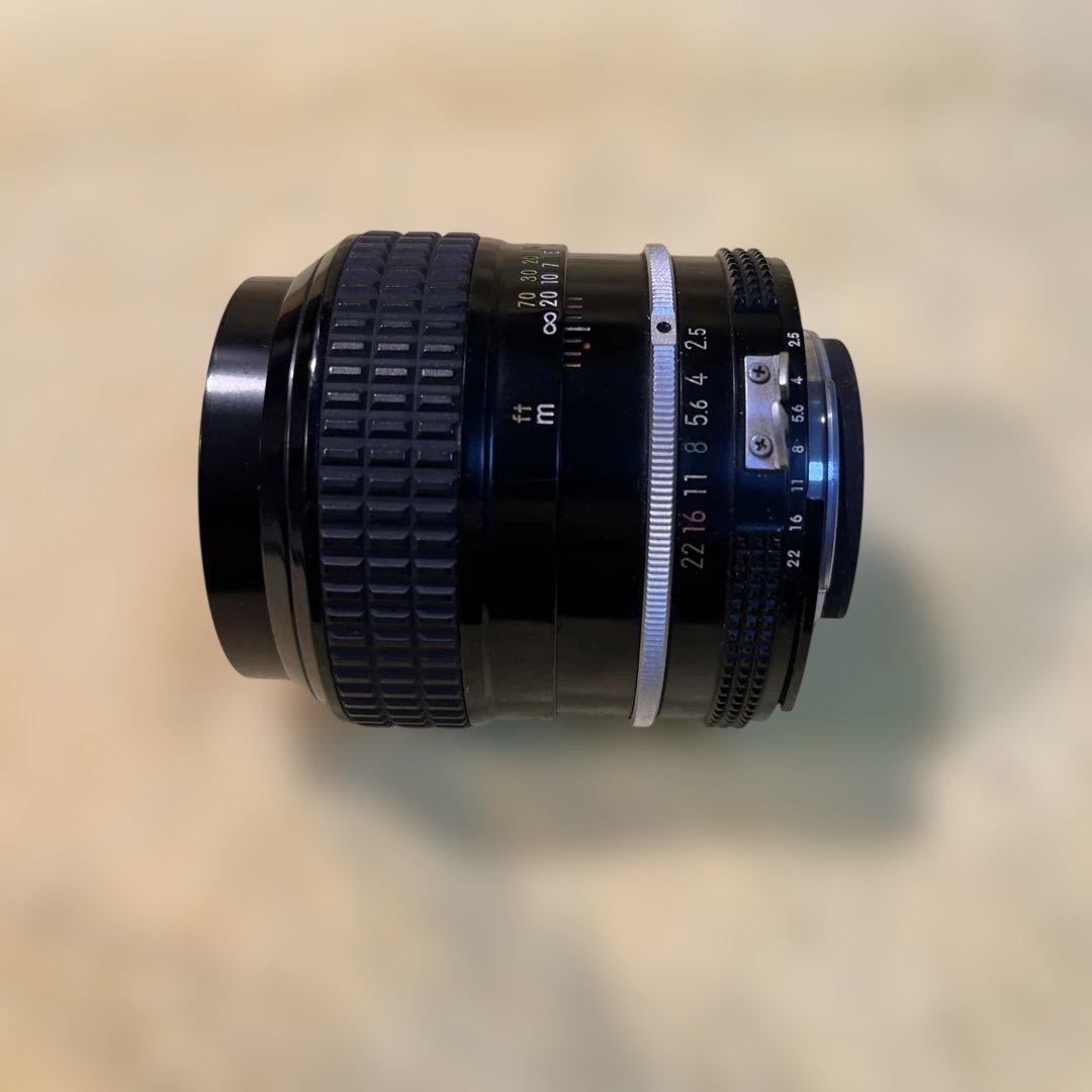 NIKKOR 105mm f/2.5 単焦点レンズ