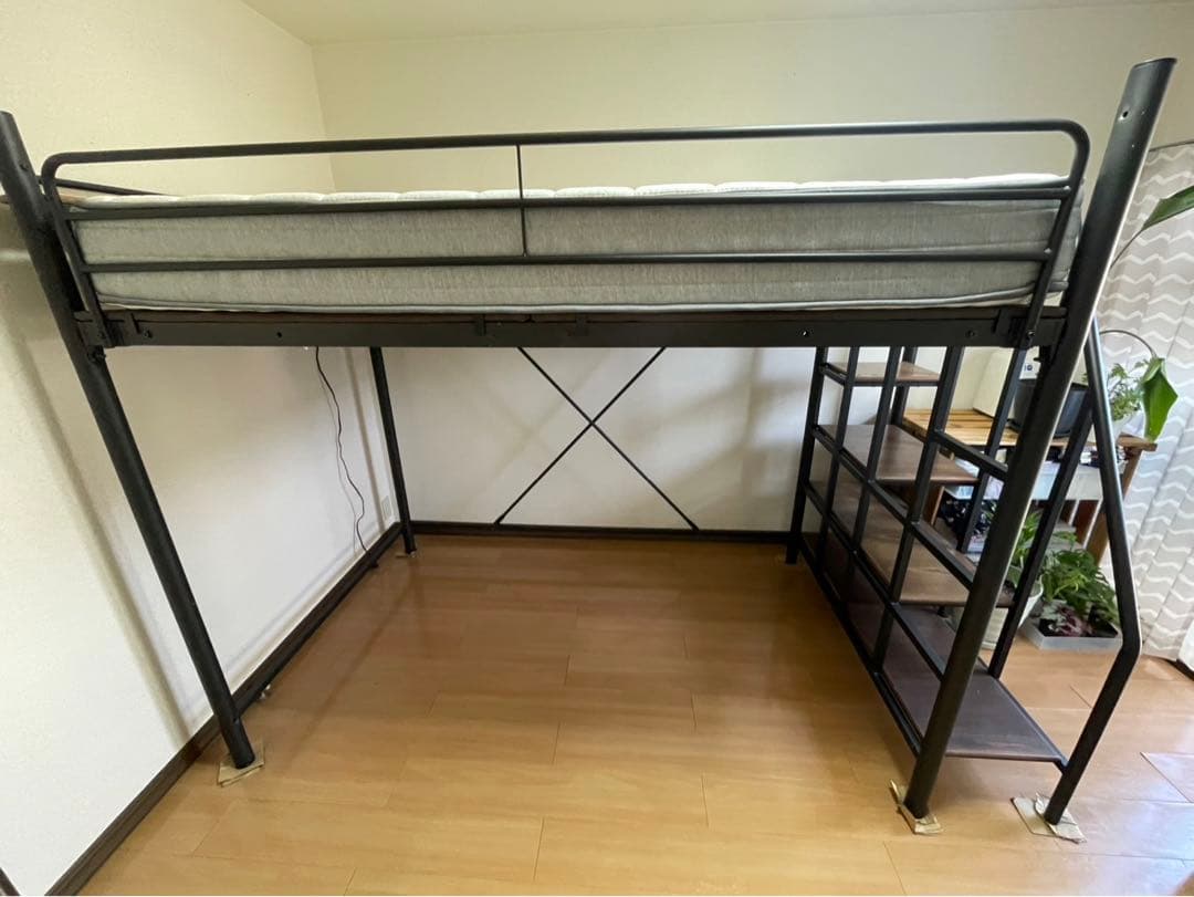 【手渡し限定・八王子市下柚木】セミダブルロフトベッド 要組み立て(モダンデコ)