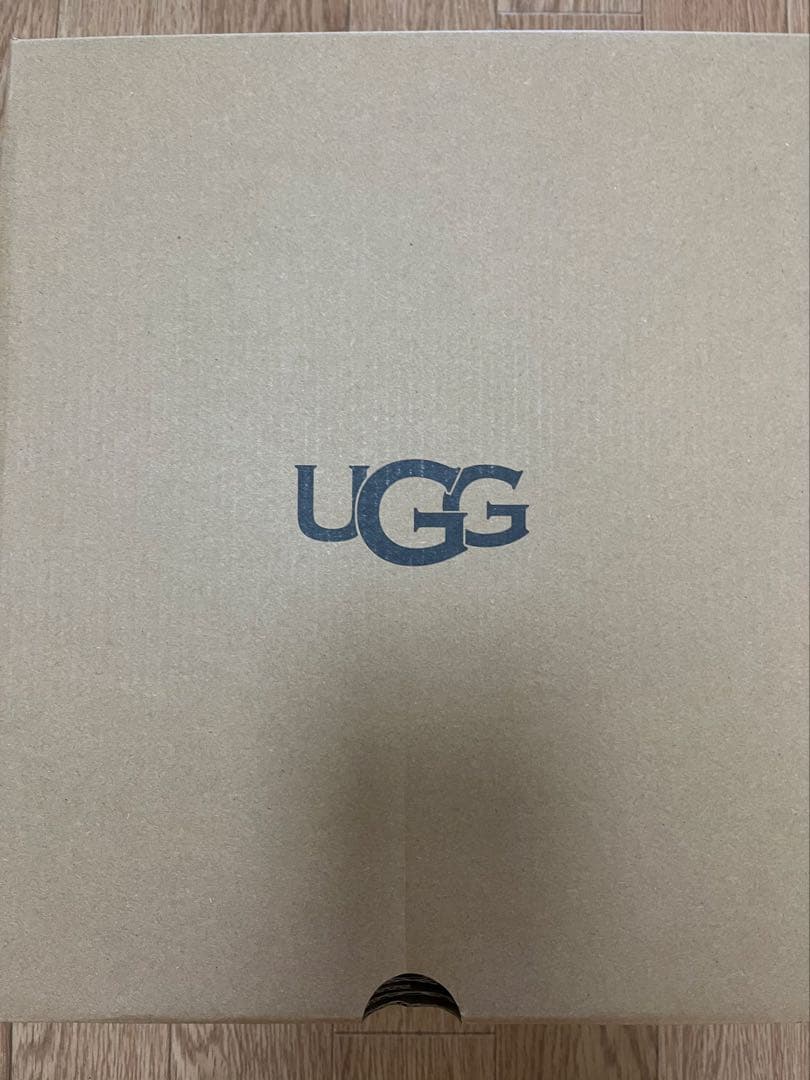 新品未使用 UGG 厚底 ブーツ 23cm US6黒　バージンシール有